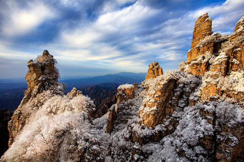 观云海赏冰瀑看雾凇冬季我恋上了北京周边的这座奇山