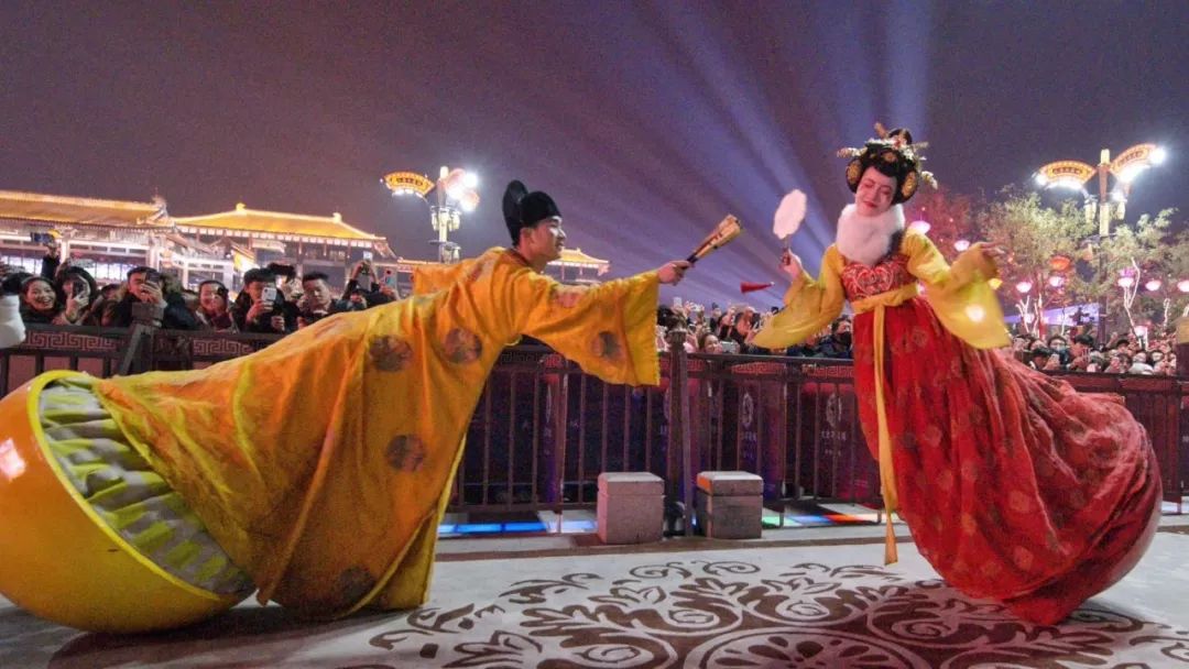 专访不倒翁小姐姐:地道西安人,体重不过百,最爱吃凉皮