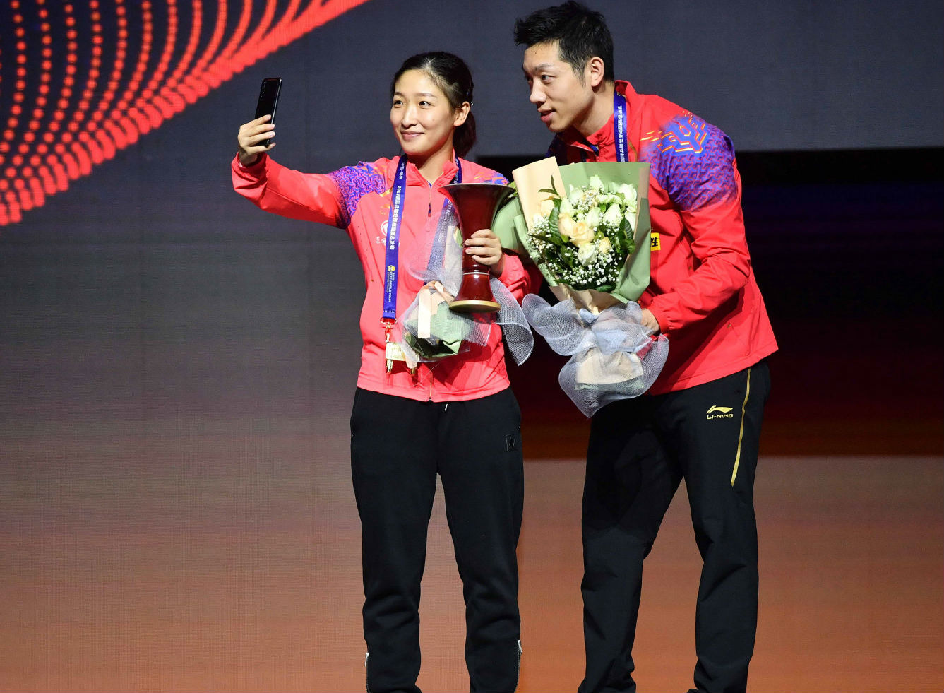 恭喜许昕,刘诗雯夺得总决赛混双冠军!