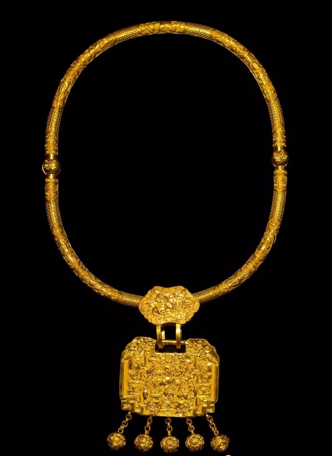 是传承也是再生黄金錾刻的盛宴