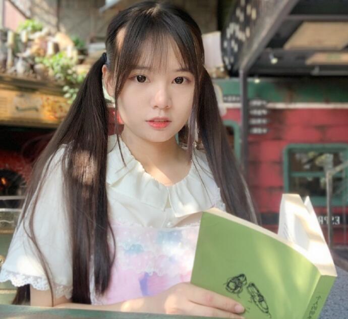 快手吃鸡主播火线妹热度暴涨傻气圆脸妹日数据竟已超过小团团