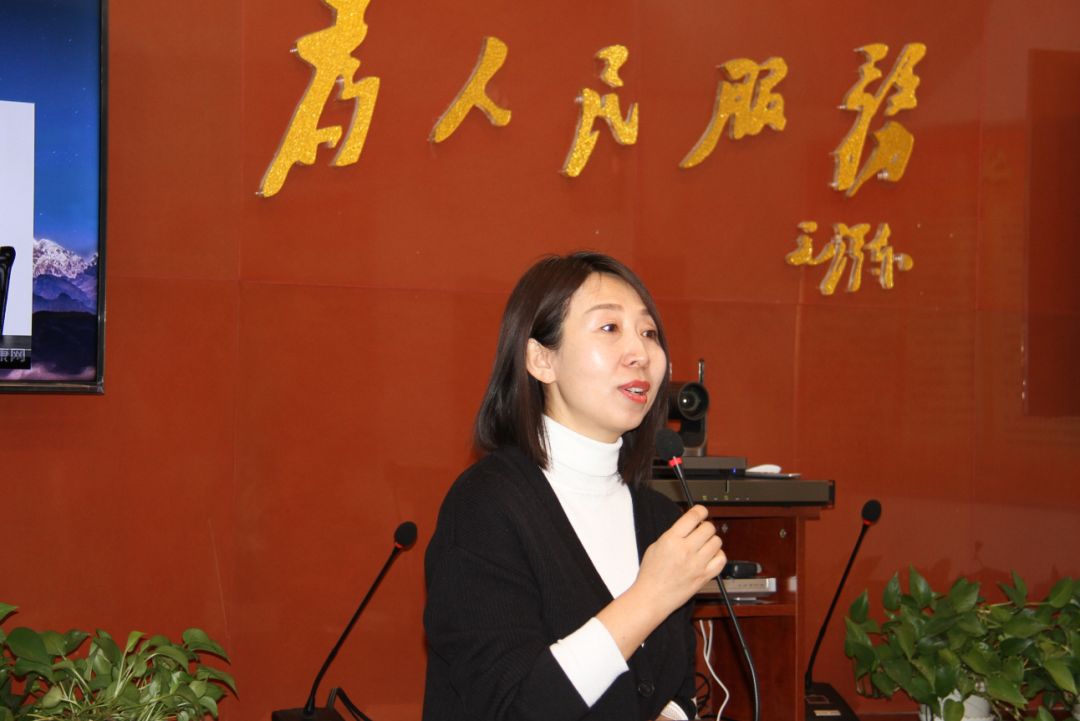 郭燕老师为大家讲授了"焦虑离我们有多近"专题心理健康知识讲座.