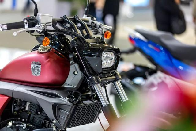 力帆kpv150adv踏板快来了神秘骚粉太子车k19亮相