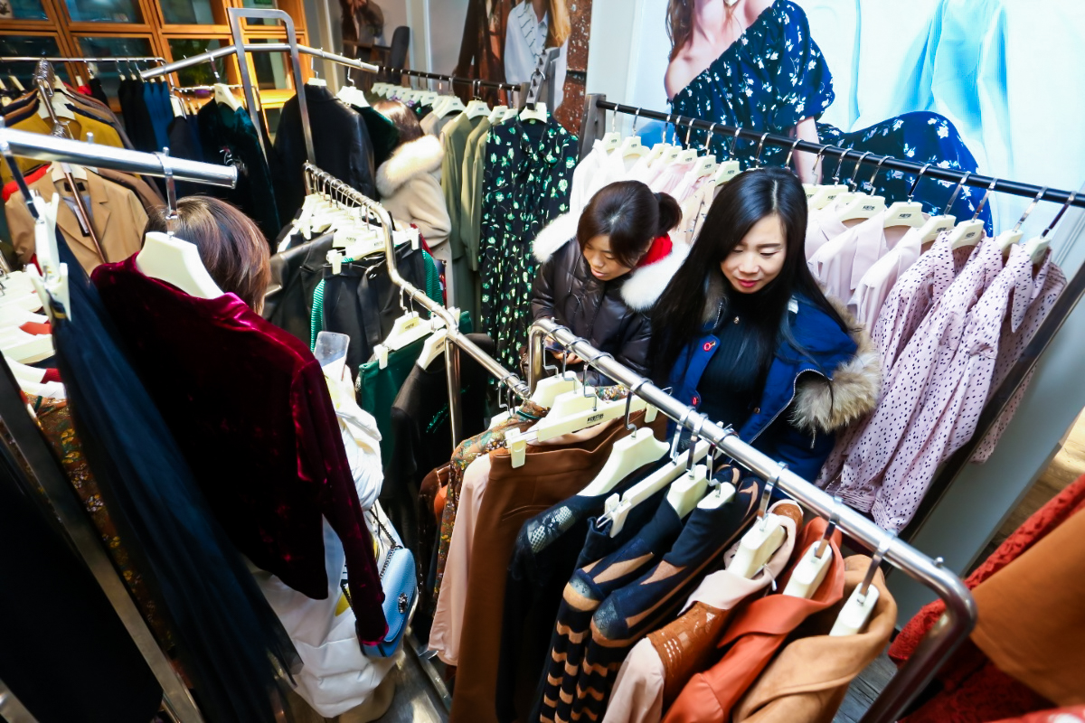 品牌女装折扣店提前备货的好处(图4) 品牌女装折扣店提前备货的好处(图4)