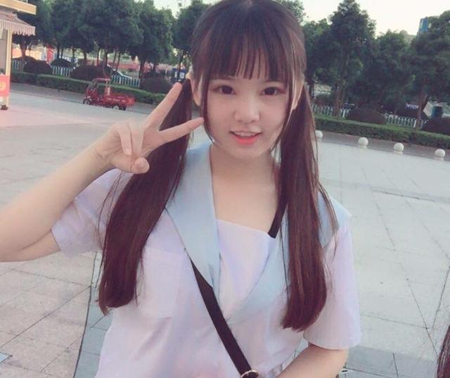 快手吃鸡主播火线妹热度暴涨傻气圆脸妹日数据竟已超过小团团