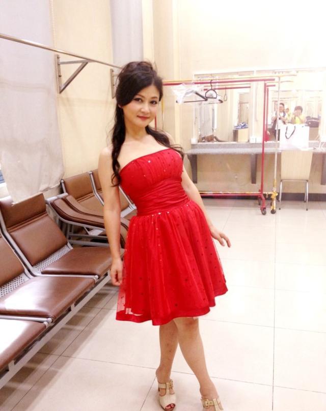 一曲《妈妈的吻》甜蜜在耳,你是否还记得当年的她_朱晓琳