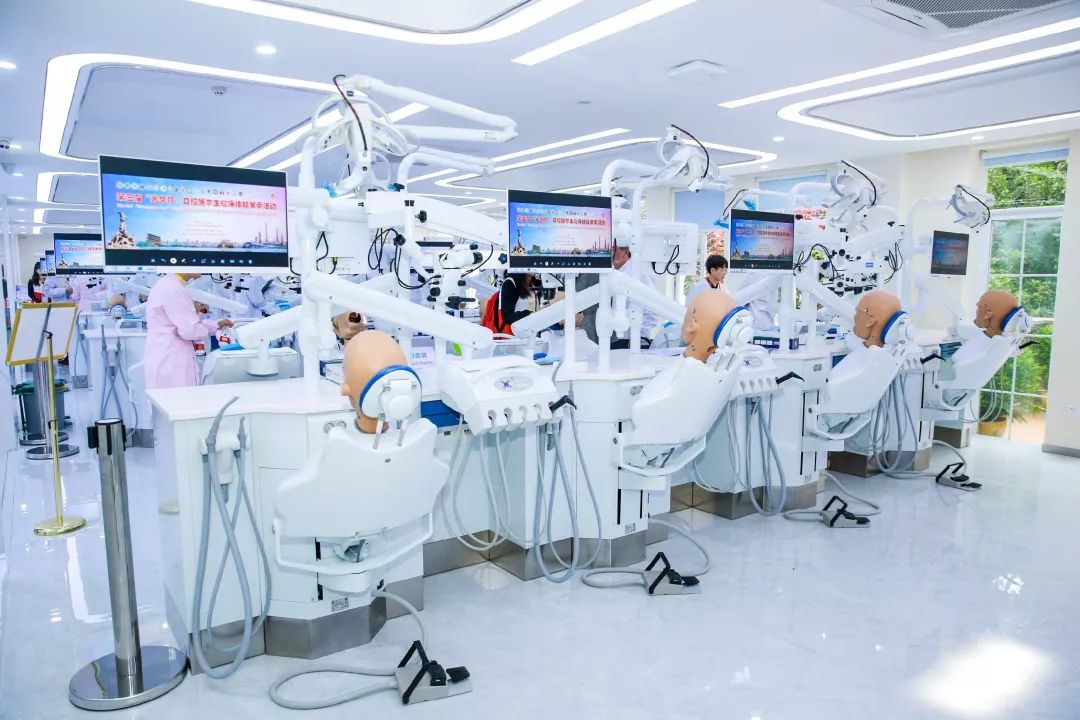 第三届光华杯口腔医学生临床技能展示活动圆满落幕