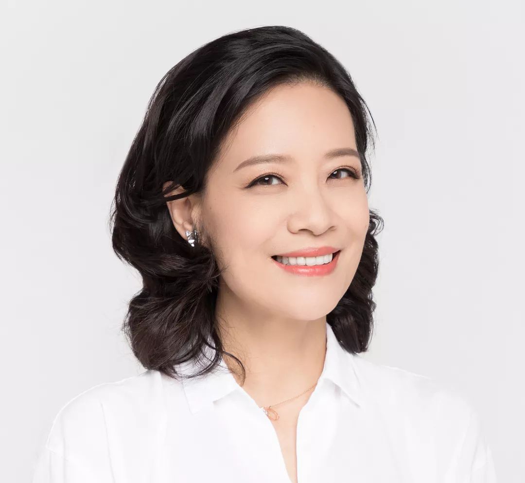 慈善音乐会主持人:陈晓琳陈晓琳是广东广播电视台著名节目主持人,广东