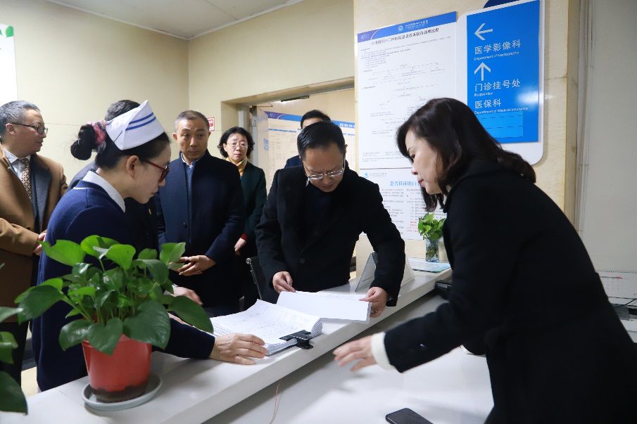 绵阳市卫生健康委党委书记主任元承军督导医院全国文明城市建设工作