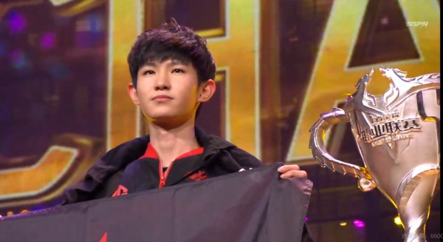 ag超玩会4-1夺冠后,梦泪发文感慨:没能自己捧起银龙杯