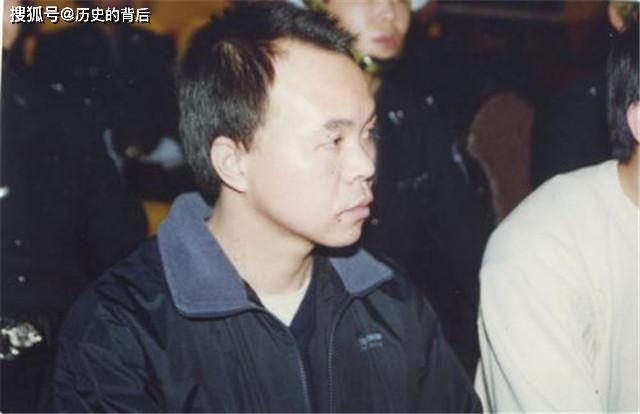 小木匠5年成黑帮大佬成立保安队手段凶残最后因一工人被抓