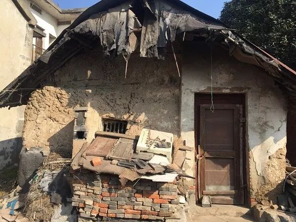 黄雒老街之老贾特别不舍得的土坯房