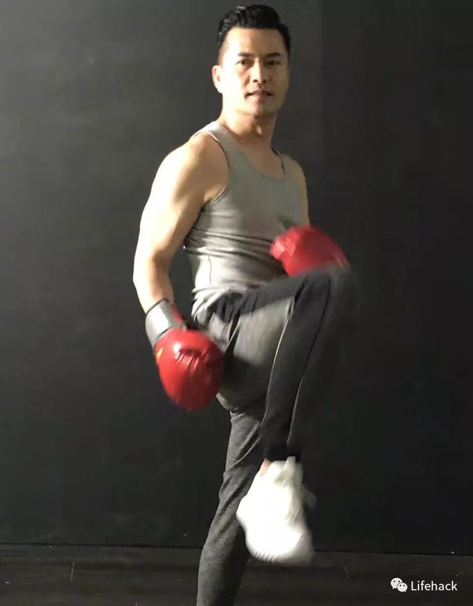 吕良伟你这身材63岁