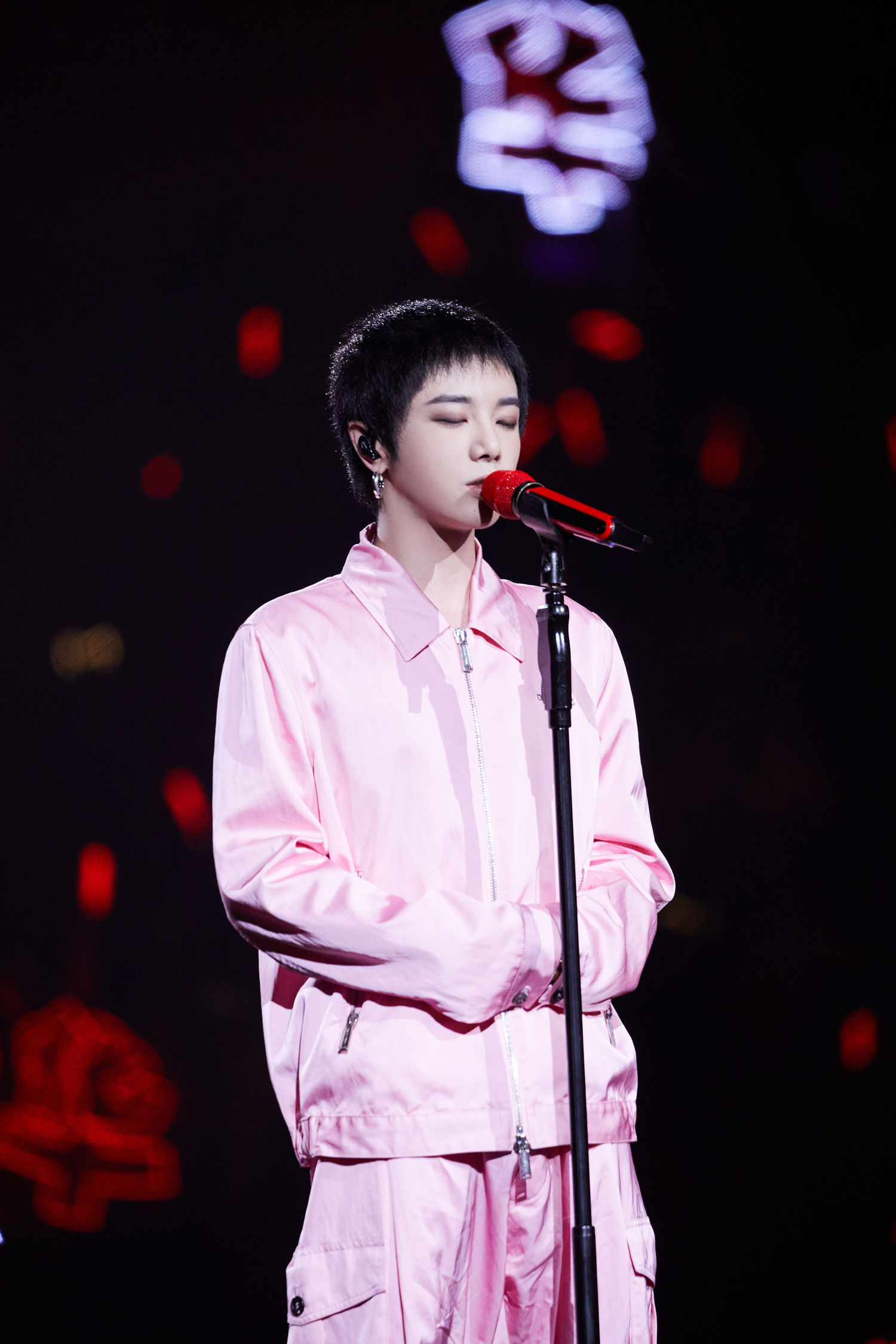 华晨宇咪咕汇音乐盛典高清全程 火星小王子四首连唱震撼全场