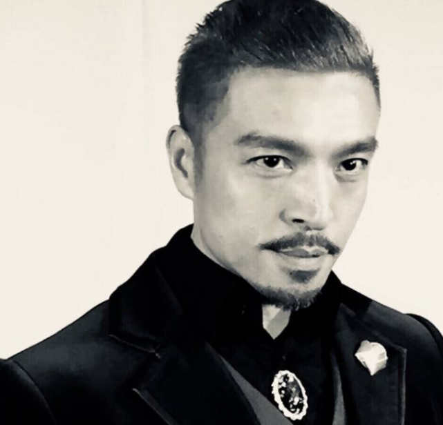 原创还记得《魔幻手机》王天霸吗?当初嫌他丑,11年后却帅到窒息!