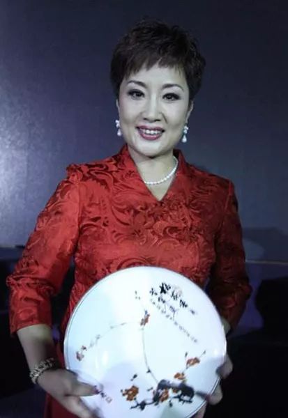 天津京剧院裘派名家康万生梅花奖获得者国家一级演员雷保春二度梅花奖