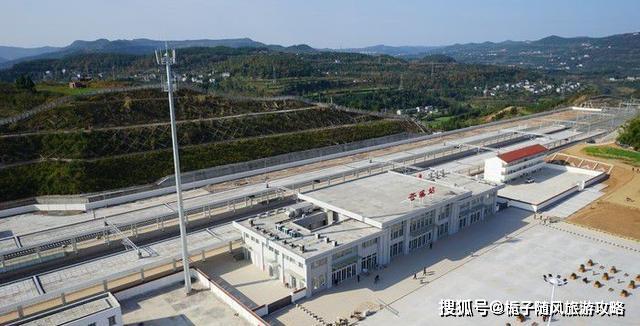 原创兰渝铁路的一座客货运中间站苍溪火车站