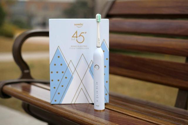 让你一秒学会巴氏刷牙法的神奇电动牙刷usmile45度小白刷体验