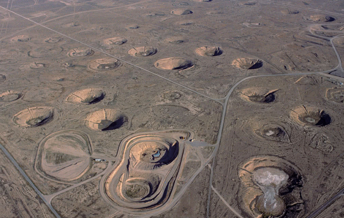 核弹数量位居全球第4,却被美俄联合绞杀,紧邻中国但不是乌克兰_苏联