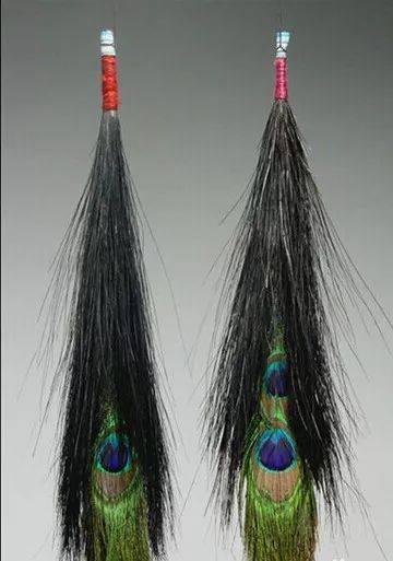 年羹尧班师回朝后,获赐双眼顶戴花翎,四团龙补服,黄带子,紫辔等尽显