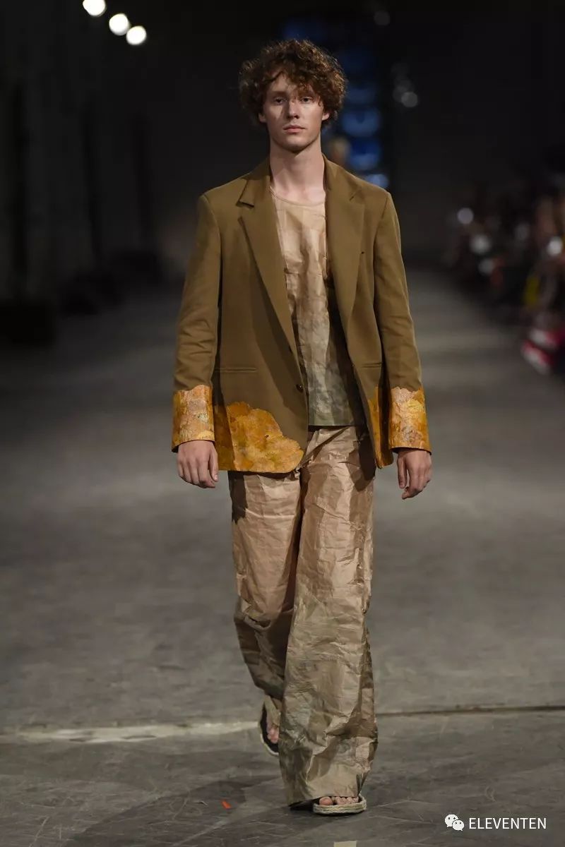 "embrace me twice"giulia baratti - "out of socks"manuel