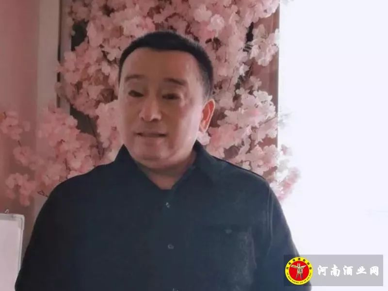 成员参加了此次筹备会议,驻马店市确山商会拟任秘书长胡长松主持会议