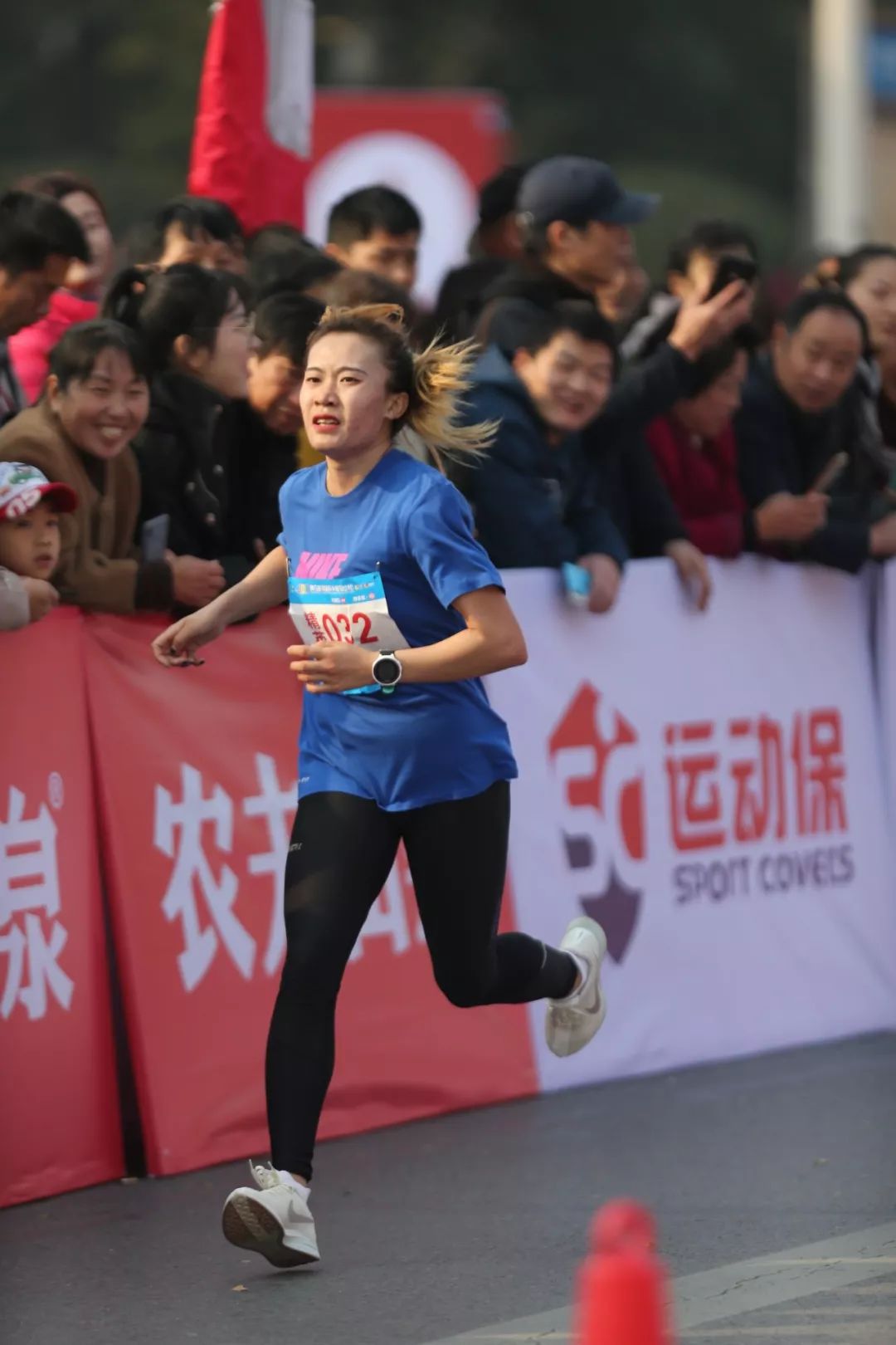 湖南株洲女子选手杨冰洋荣获女子国内组第一