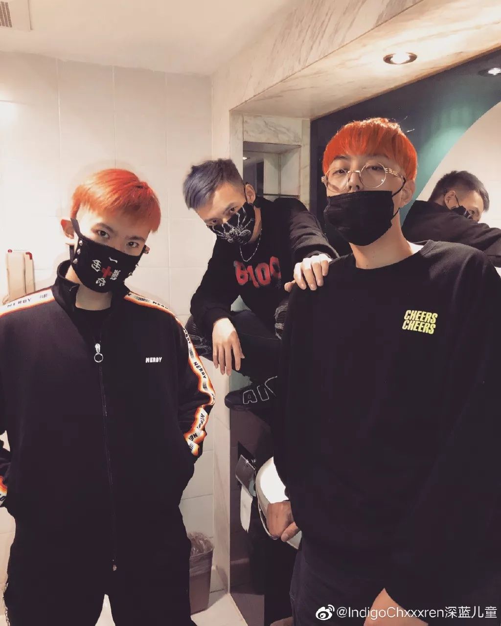 听完活死人cypher最让人怀念的深蓝儿童,大概是中文说唱最固执的存在.