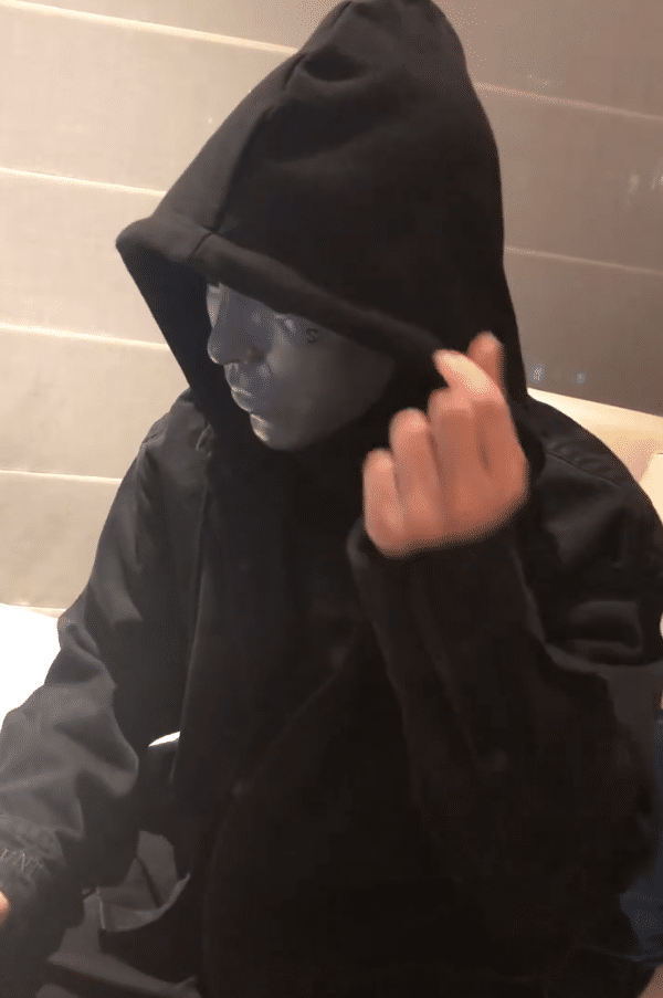 斗鱼骚白为何一直不露脸?当看到他姐姐的头像,网友:怪不得