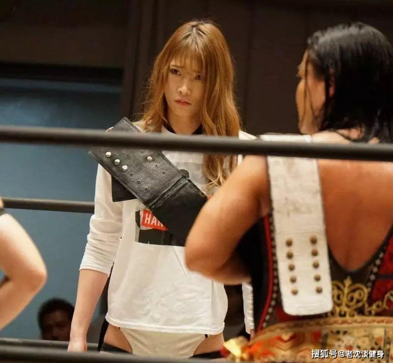 摔跤界的林志玲,吸粉百万,她的身材太让人疯狂了!_沙希
