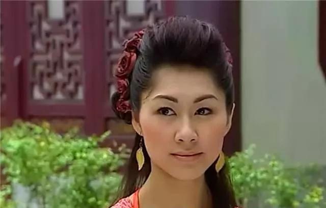 《布衣神相》这部电视剧中李布衣与叶梦色,赖药儿与嫣夜来,柳焚余与沈