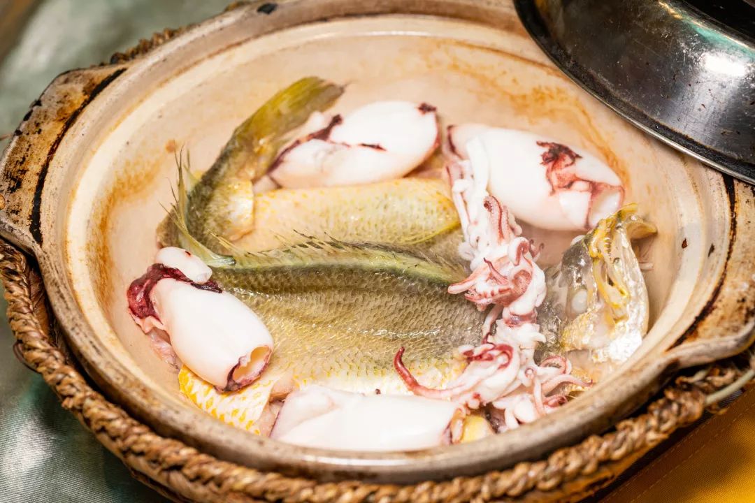 黄鱼拼吊桶遍地开花的潮汕菜,稳稳地撑起了广州美食的半壁江山,而坚挺