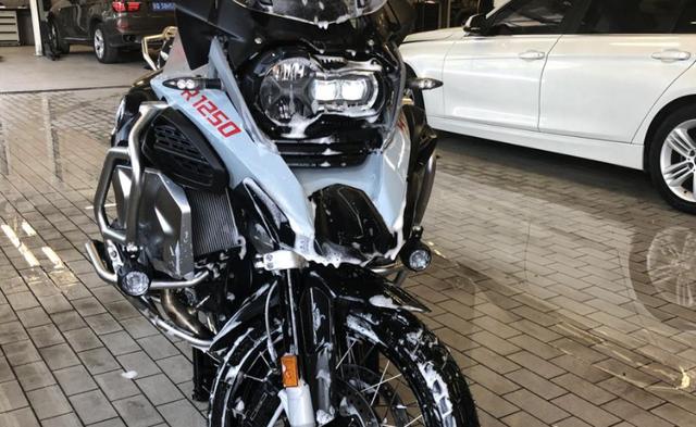 北京车友花27万元买到宝马r1250gsadv随后开心地晒出行驶证
