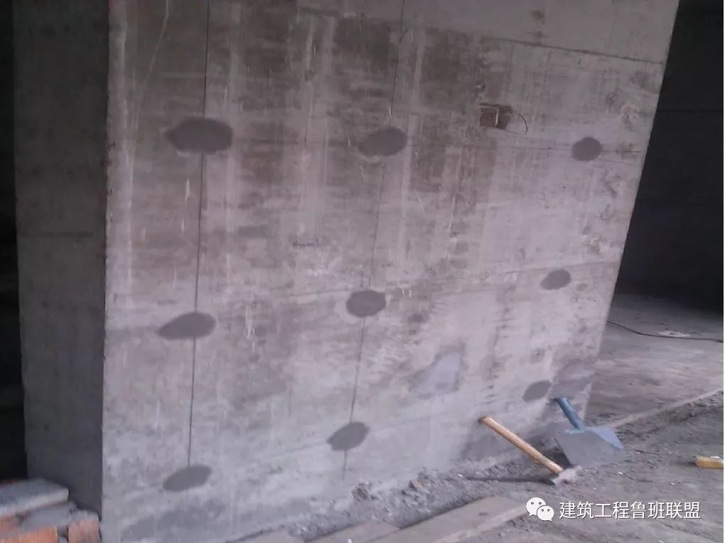 用于固定模板的螺杆必须采用一次性止水对拉螺杆