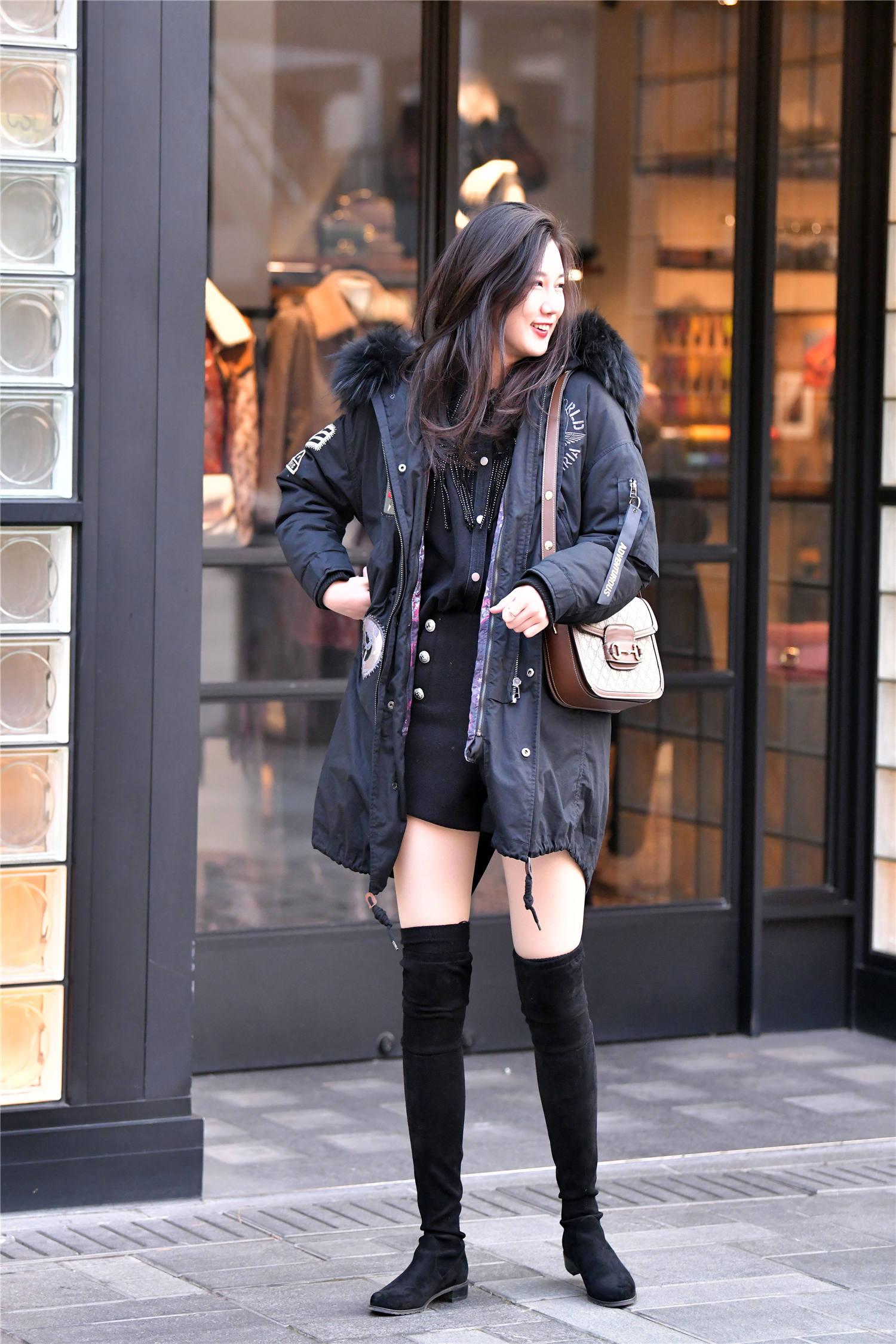 保暖时尚的长靴,冬天穿着温暖又显得简约大方,还能搭配出气质