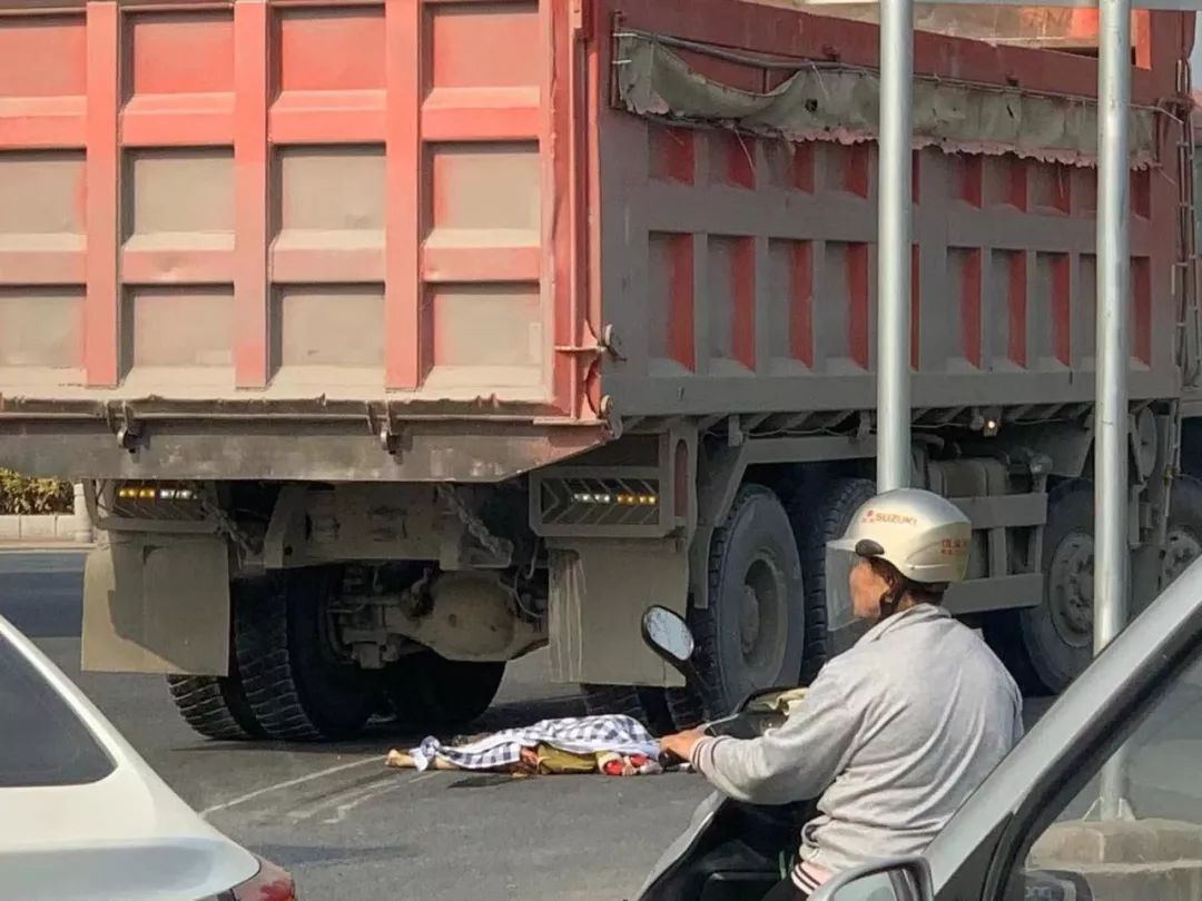 肇庆最近发生的车祸图片