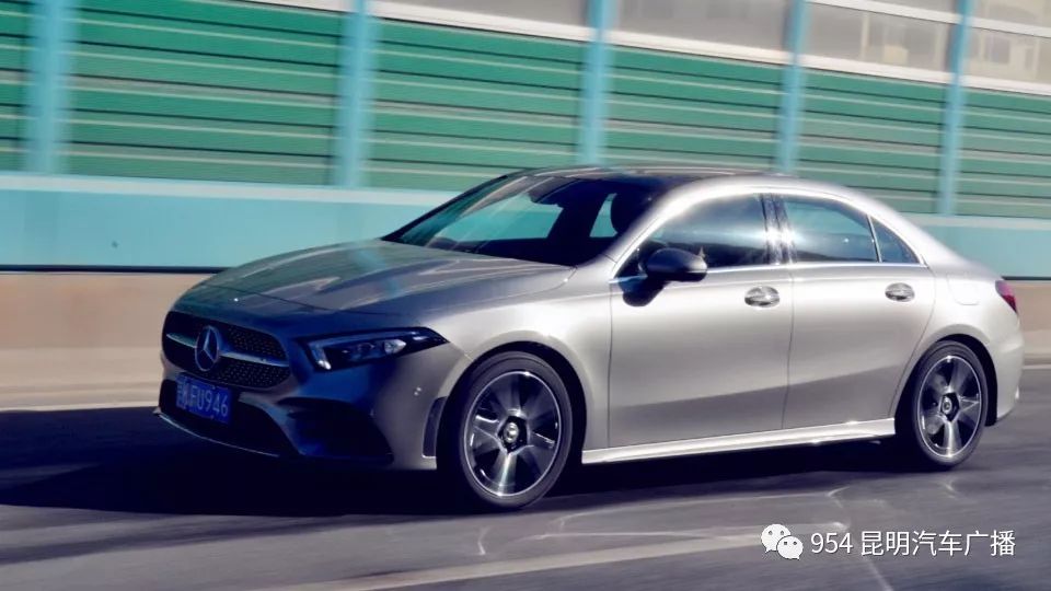 爱试驾加长了的小cls奔驰a200l