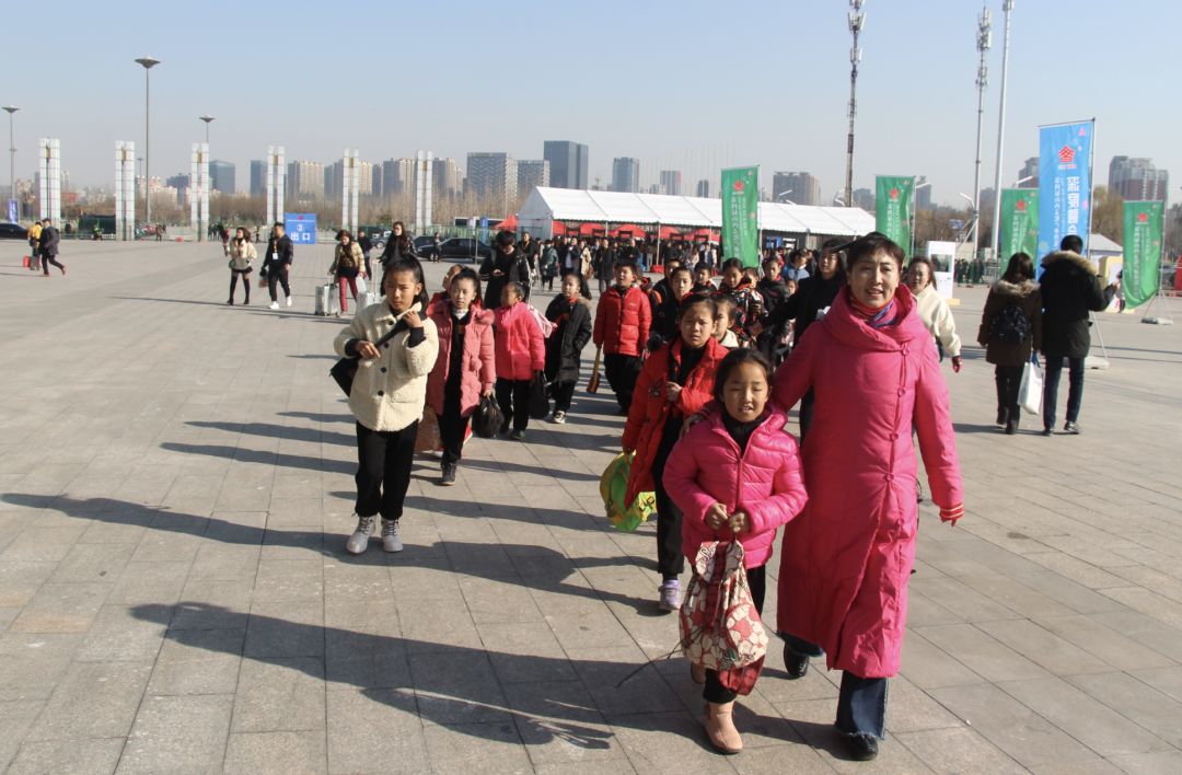 【走近】第2期:忻州"铁梅"女子,让戏曲"活"在校园……_詹丽华