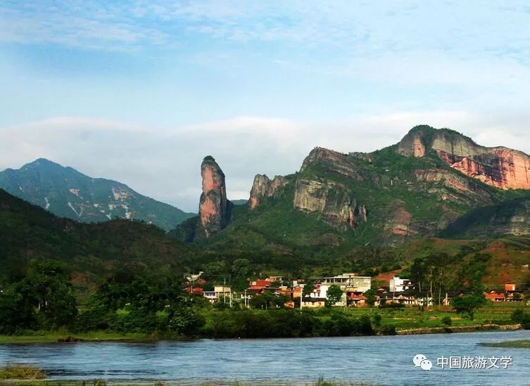 行走丨石泉石美石城