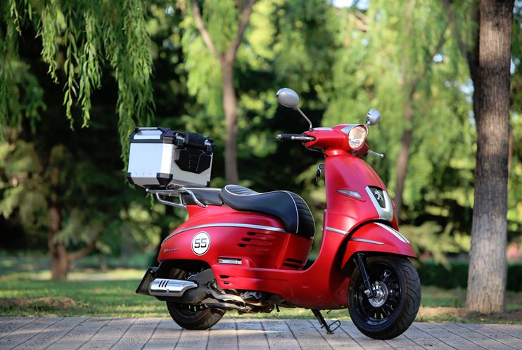 实拍解析两万元级格调复古踏板——标致django 150_搜狐汽车_搜狐网