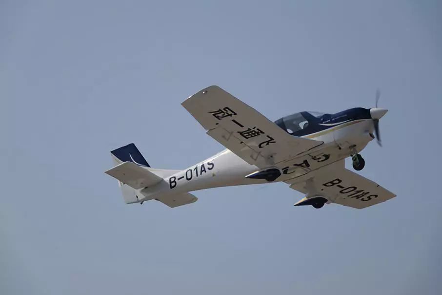 啊"夕阳下,最美ga20"我这个角度不错"飞机试飞分为科研试飞和取证试飞