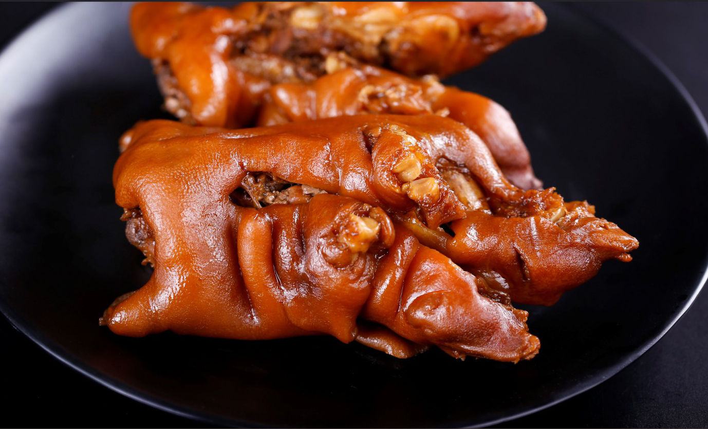 能够成为网红卤味,那么颜值肯定是要被大众认可的,他家招牌五香卤猪蹄