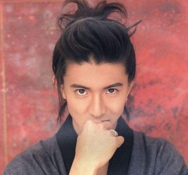 一代歌姬沦为全民公敌,只因嫁给全日本最帅的男人,网友:太惨了_男性