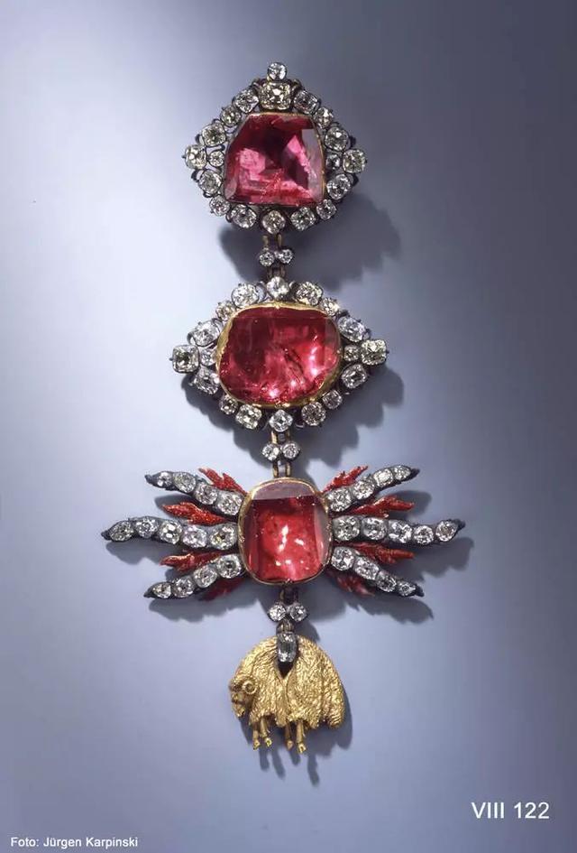 超10亿欧珠宝被盗!欧洲皇室有多奢华?