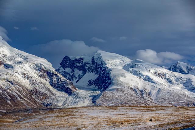 壮美帕米尔高原,世界上最高的山脊,登山者摄影爱好者的乐土胜地