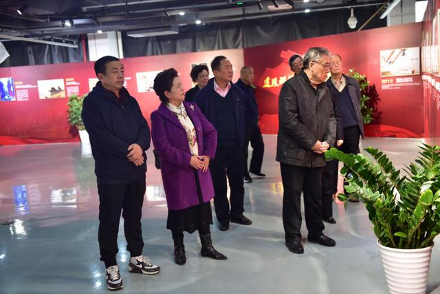 2019年12月14日,市老领导武汉市委原副书记赵零;武汉市人大原主任李岩