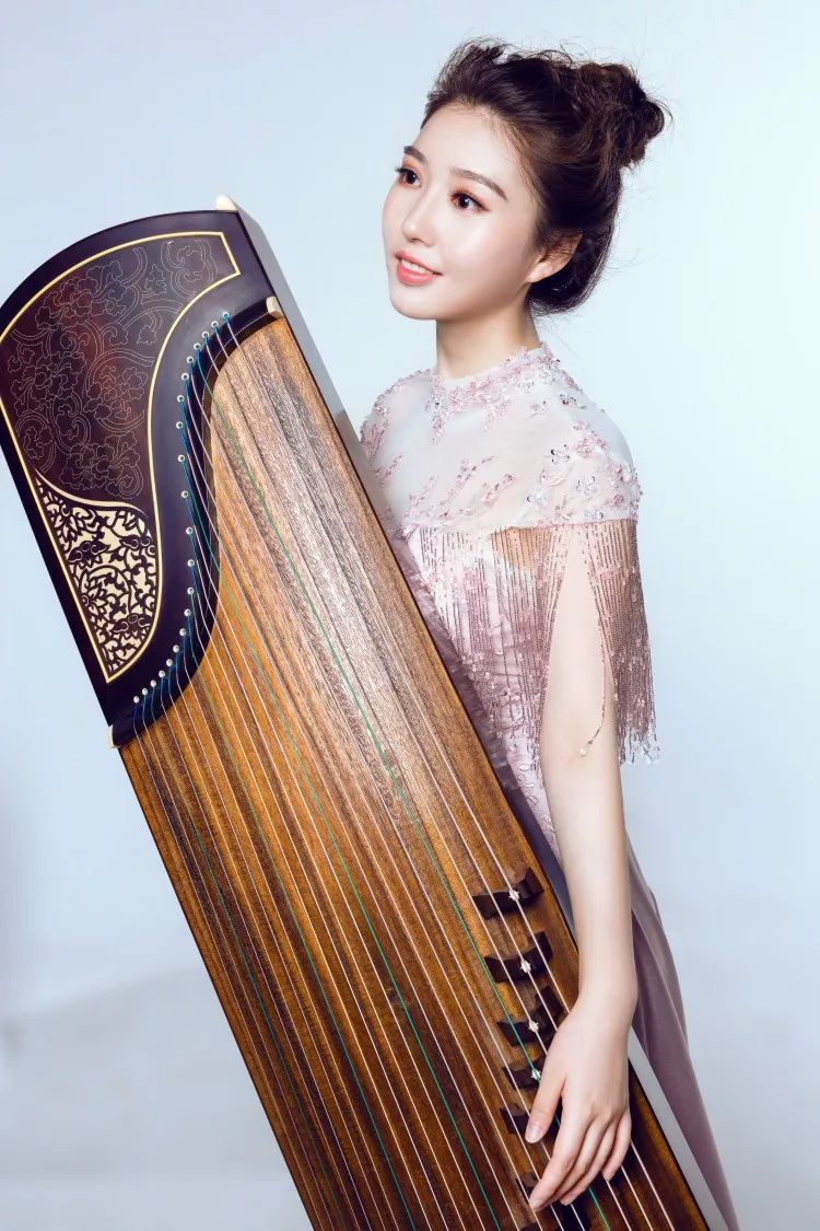 发票| 第八届"长江之春"音乐季江城大学生艺术讲堂_古筝