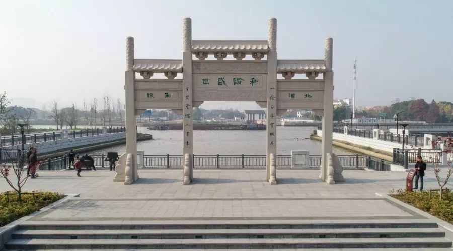 运河文化公园位于京杭大运河吴江开发区段东侧,南起东太湖大道,北到