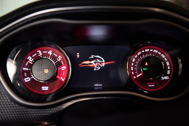 金属计划由geigercarsde团队打造的个性道奇地狱猫