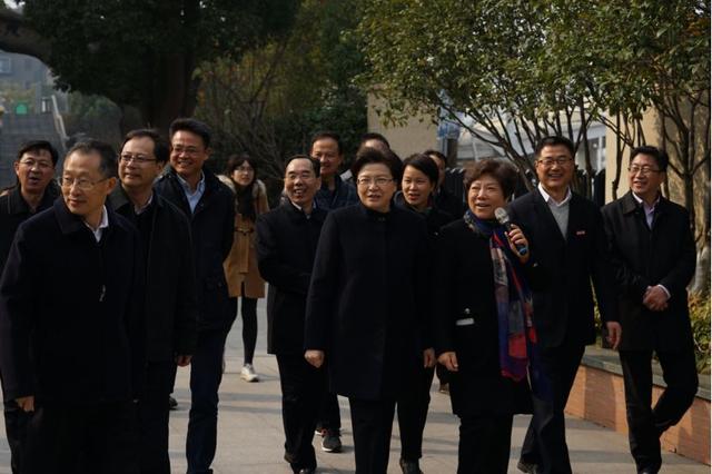 江苏省南京市代市长韩立明一行到南京市金陵小学视察